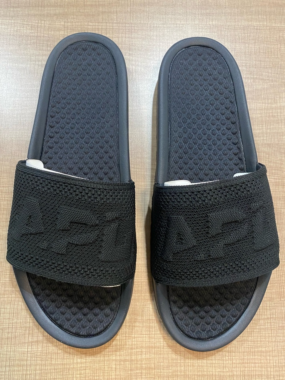 Black APL Big Logo TechLoom Knit Sport Slide. Men’s Size 12